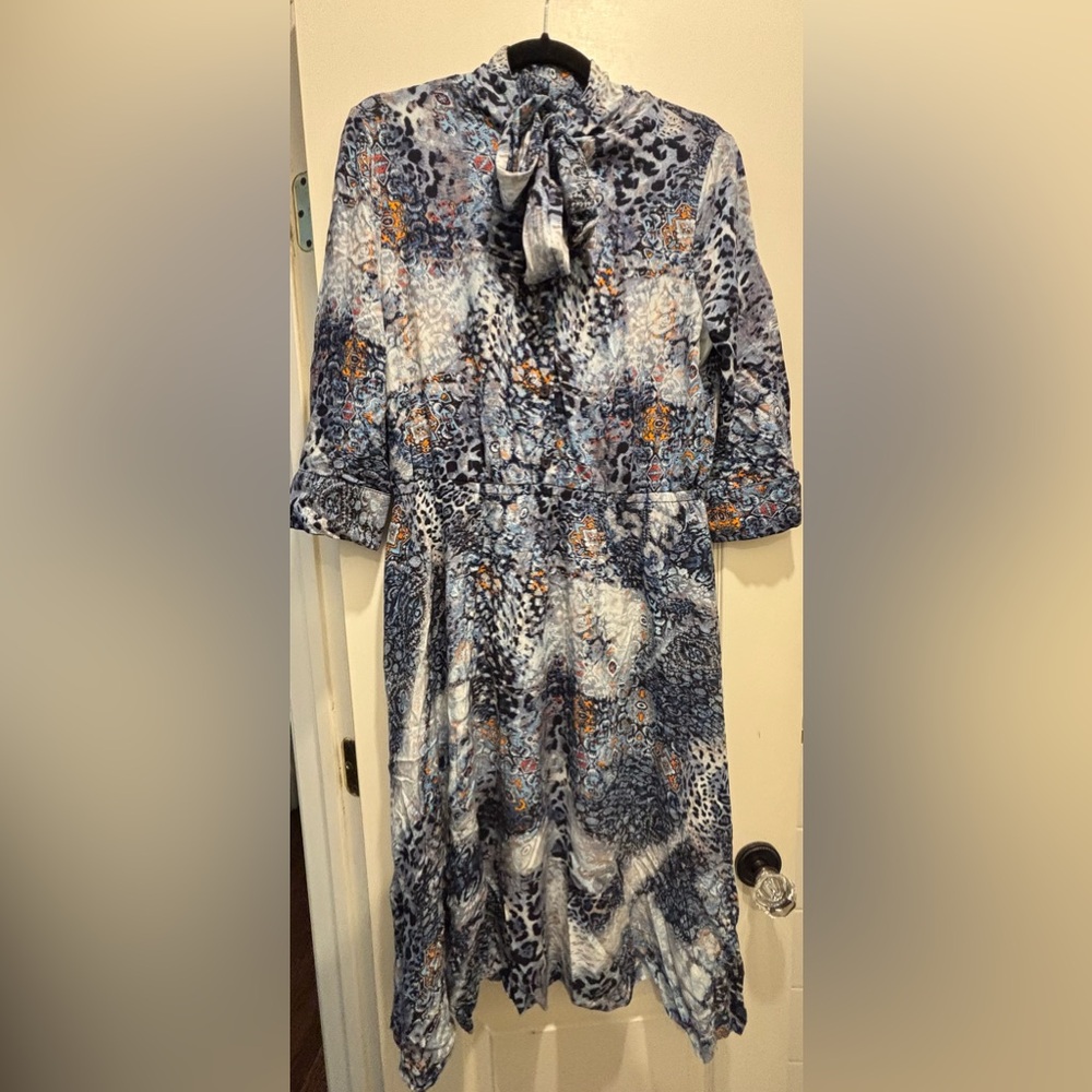 B CHIC Elegant Blue Patterned Dress